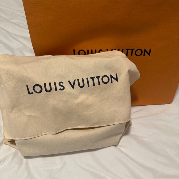 Louis Vuitton black leather on the go pm - Picture 6 of 14